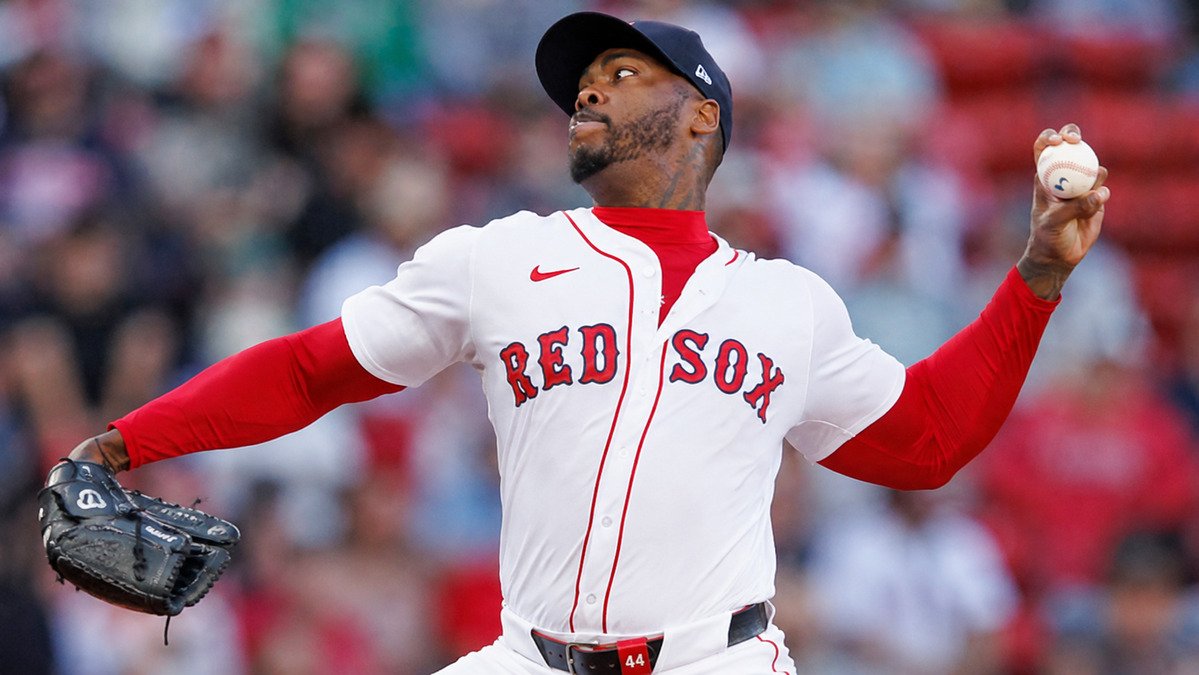Montículo de un terreno de béisbol en Cuba que evoca el origen de los peloteros cubanos en MLB como Aroldis Chapman