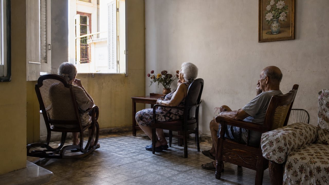 Adultos mayores en una residencia privada para ancianos en Cuba autorizada por el MINSAP